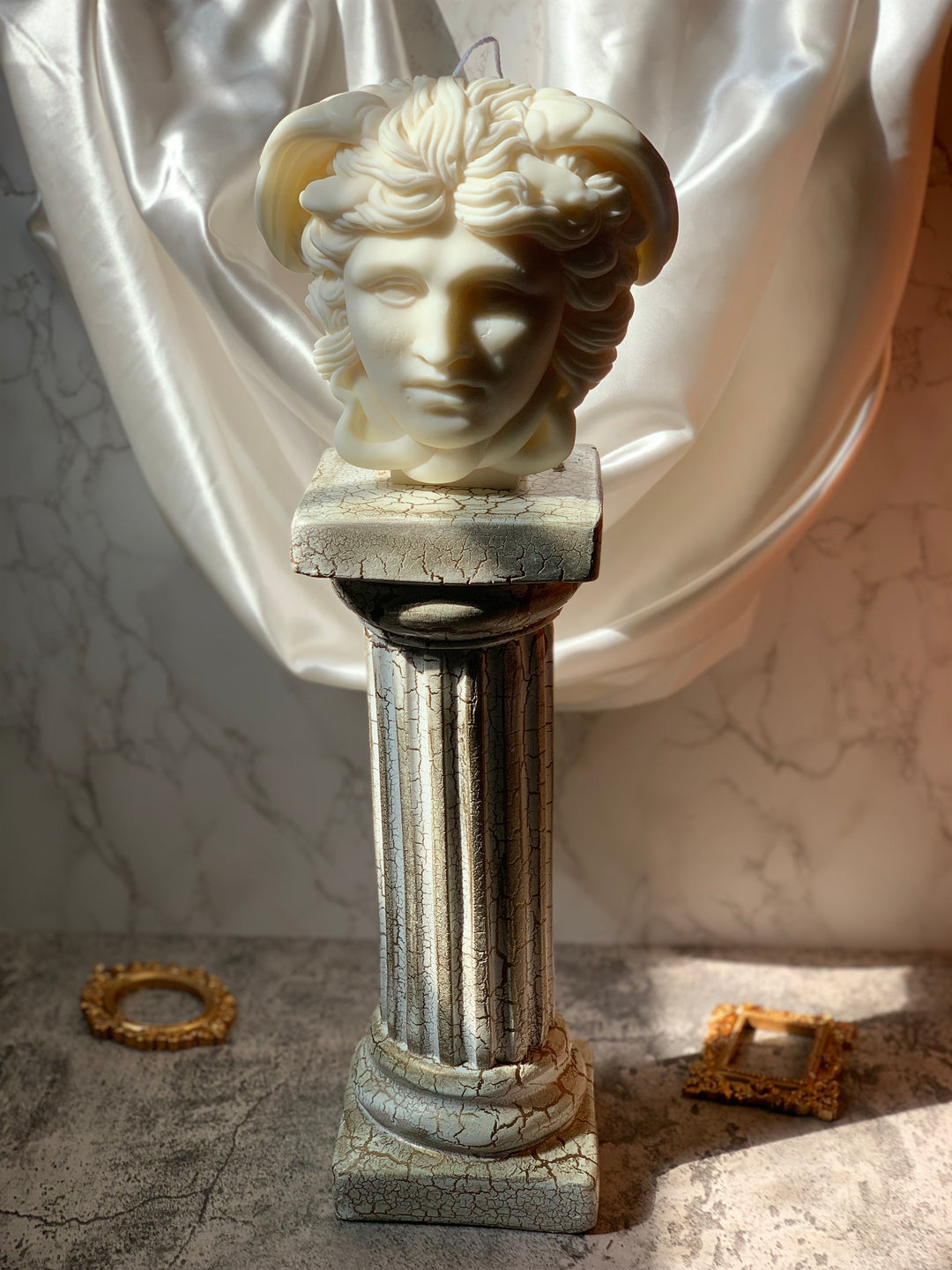 Medusa Candle